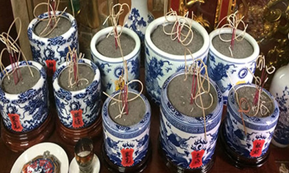 3 điều kiêng kỵ về bát hương trên bàn thờ, gia chủ nên biết khi dọn dẹp dịp cận Tết 