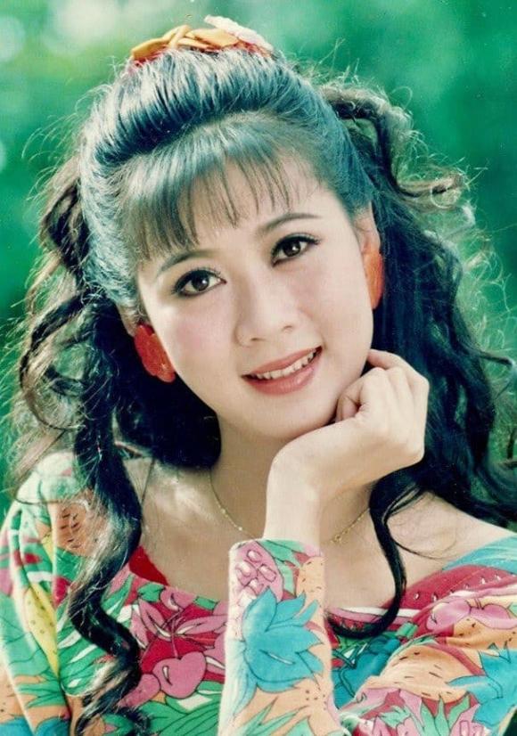 cuoc-tinh-cay-dang-cua-22nu-hoang-anh-lich22-va-toi-pham-bi-fbi-truy-na-4-ngoisaovn-w606-h864 1