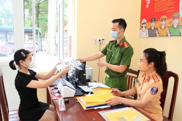 quy-dinh-moi-ve-su-dung-bien-so-xe-khi-tham-gia-giao-thong-hang-trieu-tai-xe-can-nam-ro (1).jpg 0