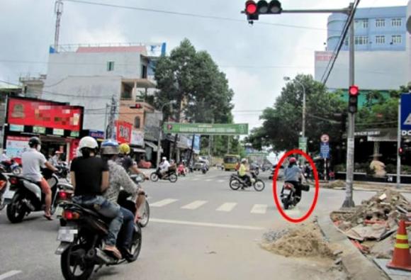 4-re-phai-khi-den-do-1.jpg 1