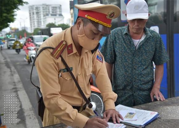 co-tinh-khong-nop-phat-vi-pham-giao-thong-nguoi-vi-pham-se-doi-dien-voi-rui-ro-nao (1).jpg 0