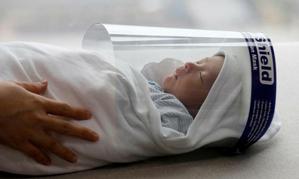 Bé sơ sinh Việt Nam lọt vào danh sách ảnh ấn tượng nhất năm 2020 của Reuters